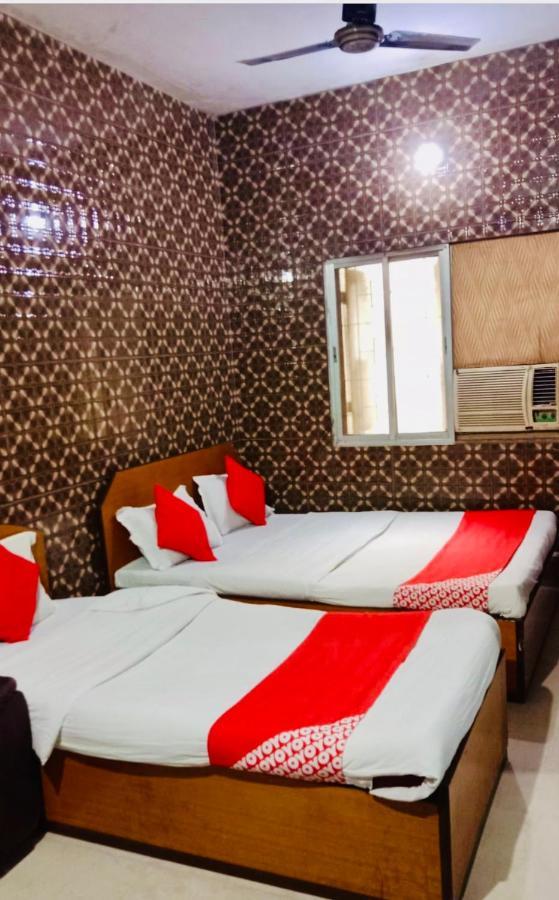 Hotel Bengal -100M From Park Circus 7 Point Колката Екстериор снимка