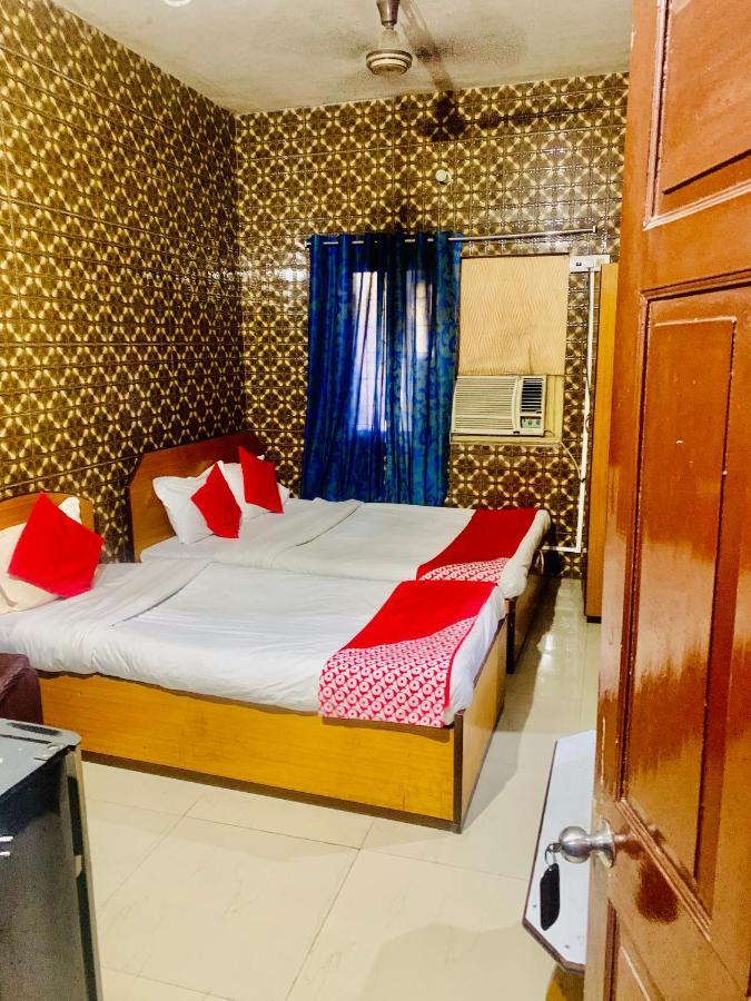 Hotel Bengal -100M From Park Circus 7 Point Колката Екстериор снимка