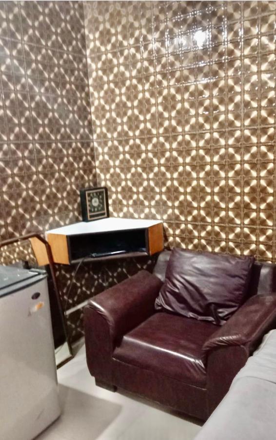 Hotel Bengal -100M From Park Circus 7 Point Колката Екстериор снимка
