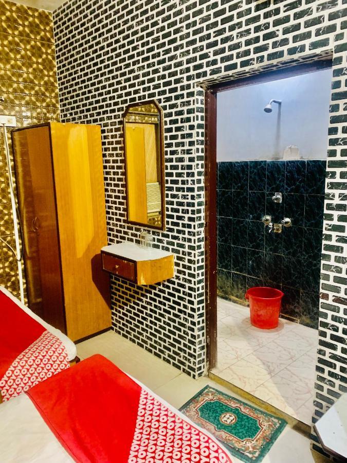 Hotel Bengal -100M From Park Circus 7 Point Колката Екстериор снимка