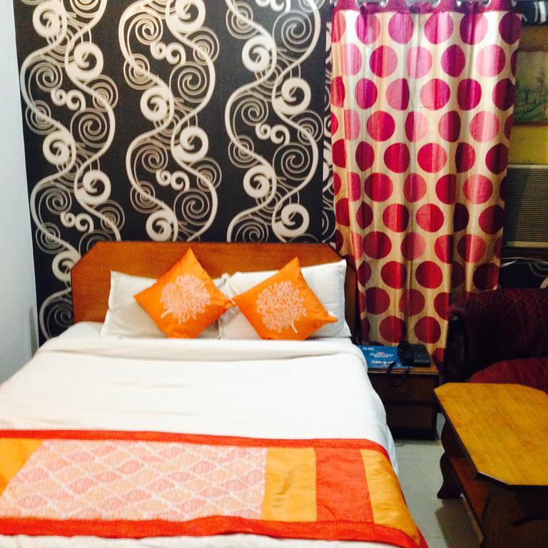 Hotel Bengal -100M From Park Circus 7 Point Колката Екстериор снимка